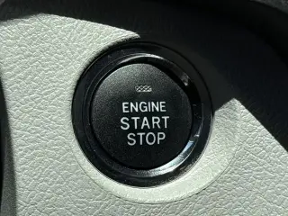 Toyota Sienna 2020 XLE 7-Pasajeros Auto Access Asiento 4p Minivan