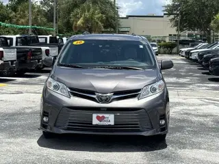 Toyota Sienna 2020 XLE 7-Pasajeros Auto Access Asiento 4p Minivan