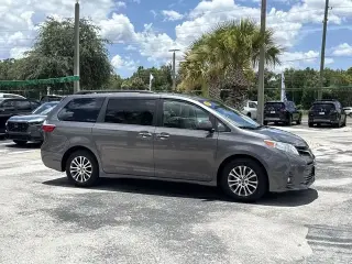 Toyota Sienna 2020 XLE 7-Pasajeros Auto Access Asiento 4p Minivan