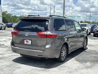 Toyota Sienna 2020 XLE 7-Pasajeros Auto Access Asiento 4p Minivan