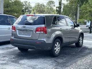 Kia Sorento 2013 LX 4p SUV