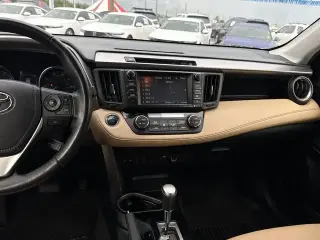 Toyota RAV4 2018 Limited 4p SUV