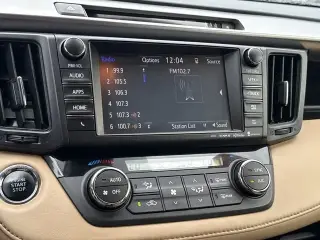 Toyota RAV4 2018 Limited 4p SUV