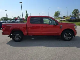 Ford F-150 2023 4x4 XLT 4 puertas SuperCrew 5.5 pies. SB