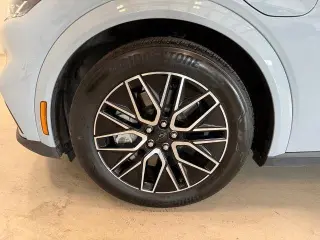 Ford Mustang Mach-E 2025 AWD Premium 4 puertas SUV