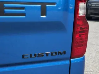 Chevrolet Silverado 1500 2024 4x2 Custom 4dr Crew Cab 5.8 ft. SB