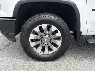 Chevrolet Silverado 2500HD 2024 4x4 Custom 4dr Crew Cab SB