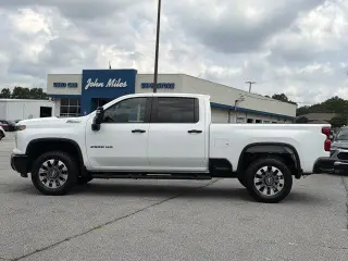 Chevrolet Silverado 2500HD 2024 4x4 Custom 4dr Crew Cab SB