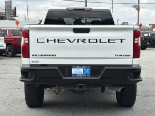 Chevrolet Silverado 2500HD 2024 4x4 Custom 4dr Crew Cab SB