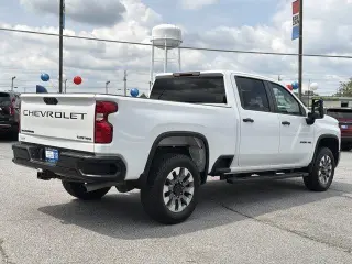 Chevrolet Silverado 2500HD 2024 4x4 Custom 4dr Crew Cab SB