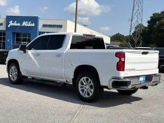 Chevrolet Silverado 1500 2024 4x4 LTZ 4p Cab Crew 5.8 ft. SB