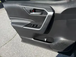 Toyota RAV4 2024 XLE 4p SUV