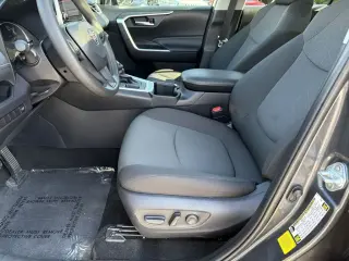 Toyota RAV4 2024 XLE 4p SUV