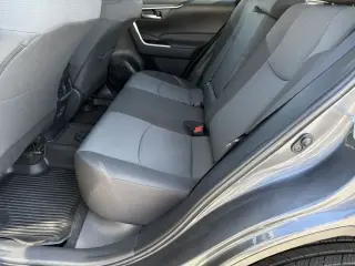 Toyota RAV4 2024 XLE 4p SUV
