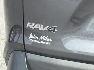 Toyota RAV4 2024 XLE 4p SUV