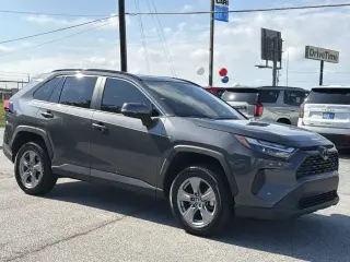 Toyota RAV4 2024 XLE 4p SUV