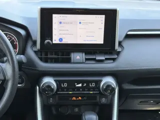 Toyota RAV4 2024 XLE 4p SUV
