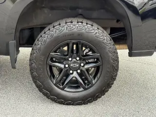 Chevrolet Silverado 1500 2024 4x4 Custom Trail Boss 4p Crew Cab 5.8 ft. SB