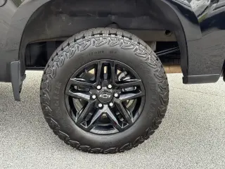Chevrolet Silverado 1500 2024 4x4 Custom Trail Boss 4p Crew Cab 5.8 ft. SB