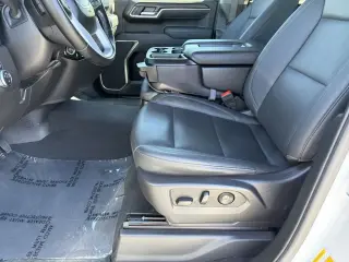 GMC Sierra 1500 2025 4x2 SLT 4p. Cabina de tripulación 5.8 pies de caja corta