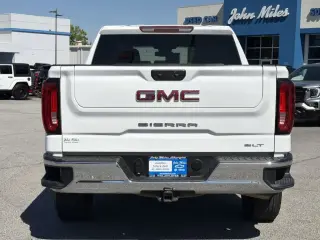 GMC Sierra 1500 2025 4x2 SLT 4p. Cabina de tripulación 5.8 pies de caja corta