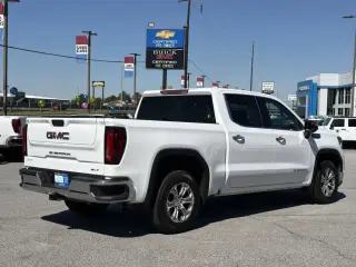 GMC Sierra 1500 2025 4x2 SLT 4p. Cabina de tripulación 5.8 pies de caja corta