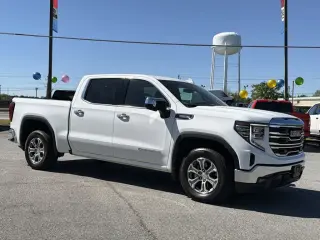 GMC Sierra 1500 2025 4x2 SLT 4p. Cabina de tripulación 5.8 pies de caja corta