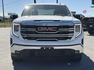 GMC Sierra 1500 2025 4x2 SLT 4p. Cabina de tripulación 5.8 pies de caja corta