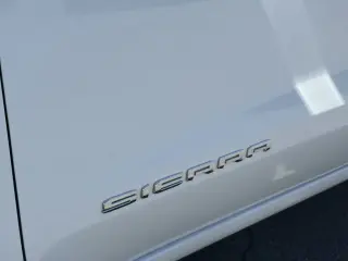 GMC Sierra 1500 2025 4x2 SLT 4p. Cabina de tripulación 5.8 pies de caja corta
