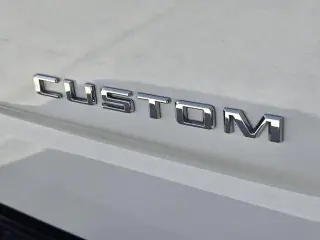 Chevrolet Silverado 1500 2024 4x2 Custom 4 puertas Cabina Crew 5.8 pies. Caja corta