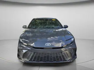 Toyota Camry 2025 SE Sedán 4p.