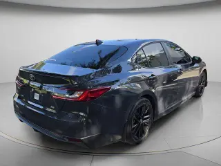 Toyota Camry 2025 SE Sedán 4p.