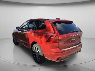 Volvo XC60 2023 B5 Plus Tema Oscuro SUV de 4 puertas