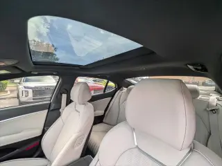Genesis G70 2025 2.5T Estándar Sedán 4 puertas