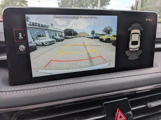 Genesis G70 2025 2.5T Estándar Sedán 4 puertas