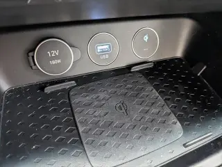 Genesis G70 2025 2.5T Estándar Sedán 4 puertas