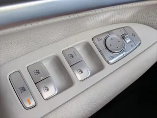 Genesis G70 2025 2.5T Estándar Sedán 4 puertas