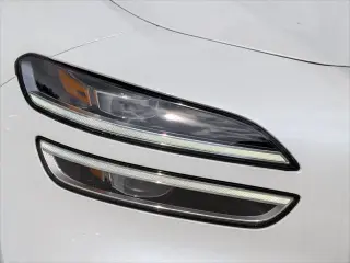 Genesis G70 2025 2.5T Estándar Sedán 4 puertas