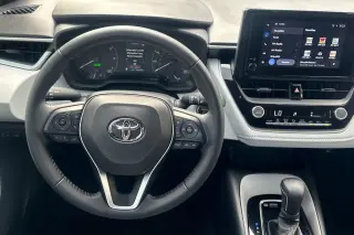 Toyota Corolla Hybrid 2025 SE 4p Sedan