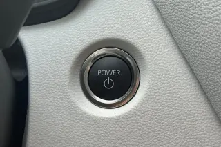 Toyota Corolla Hybrid 2025 SE 4p Sedan