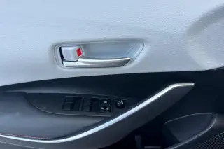 Toyota Corolla Hybrid 2025 SE 4p Sedan