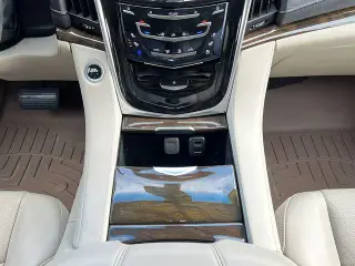 Cadillac Escalade 2018 Standard 4p SUV