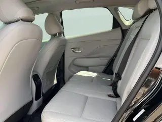 Hyundai KONA 2024 AWD Limited 4dr Crossover se traduce como 
Hyundai KONA 2024 tracción en las cuatro ruedas Edición Limitada 4 puertas Crossover