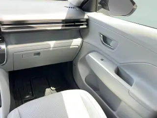 Hyundai KONA 2024 AWD Limited 4dr Crossover se traduce como 
Hyundai KONA 2024 tracción en las cuatro ruedas Edición Limitada 4 puertas Crossover