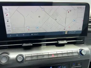 Hyundai KONA 2024 AWD Limited 4dr Crossover se traduce como 
Hyundai KONA 2024 tracción en las cuatro ruedas Edición Limitada 4 puertas Crossover