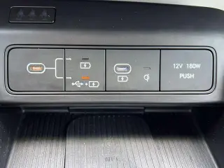 Hyundai KONA 2024 AWD Limited 4dr Crossover se traduce como 
Hyundai KONA 2024 tracción en las cuatro ruedas Edición Limitada 4 puertas Crossover