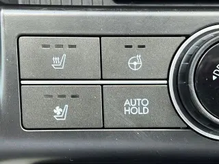 Hyundai KONA 2024 AWD Limited 4dr Crossover se traduce como 
Hyundai KONA 2024 tracción en las cuatro ruedas Edición Limitada 4 puertas Crossover