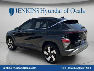 Hyundai KONA 2024 AWD Limited 4dr Crossover se traduce como 
Hyundai KONA 2024 tracción en las cuatro ruedas Edición Limitada 4 puertas Crossover