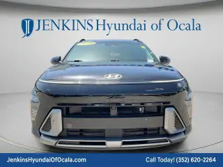 Hyundai KONA 2024 AWD Limited 4dr Crossover se traduce como 
Hyundai KONA 2024 tracción en las cuatro ruedas Edición Limitada 4 puertas Crossover
