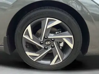 Hyundai ELANTRA 2025 SEL Sport 4p Sedán